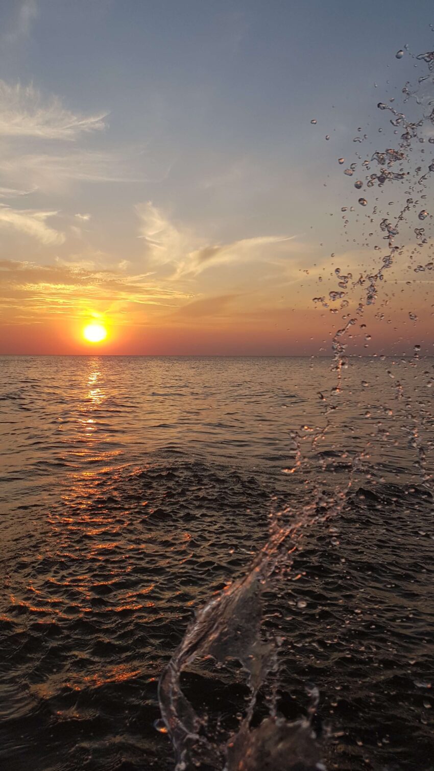zachód słońca, morze, krople wody, do wpisu Listy znad morza